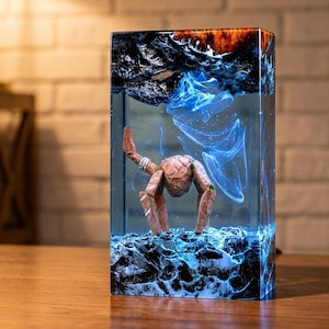Lámpara de resina fantástica, luz nocturna de resina epoxi hecha a mano, lámpara LED de criatura mágica, decoración de escritorio fantástica, lámpara de arte de resina única, regalo para la habitación de un gamer