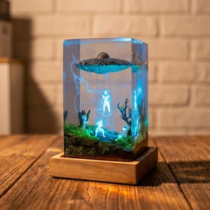 UFO Resin Lamp, Alien Abduction Night Light, Handmade Epoxy Resin LED Lamp, Sci-Fi Decor, Space Themed Lamp, Alien Gift, Unique Desk Light