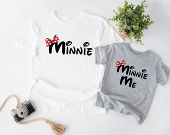 Camiseta Minnie y Minnie Me, linda camiseta Disney, camiseta a juego para mamá e hija, regalo para el Día de la Madre, ropa Disneyland, camiseta de tendencia navideña