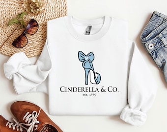 Sweat-shirt Cendrillon et compagnie EST 1950, cadeau de gang de filles, Girls in the Disney, cadeau pour un voyage Disney, pull personnalisé, voyage en famille à Disneyland