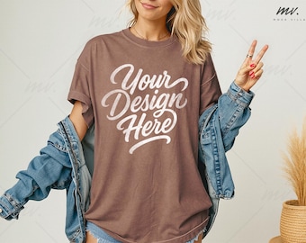 Espresso Comfort Colors 1717 Oversized T-shirt Mockup C1717 Espresso Tee Mockup, Damen Komfort Colors 1717 Shirt Mockup Weibliches Modell Mockup