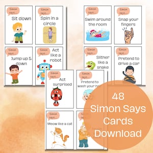 Könnte beinhalten: Ein Set von 48 "Simon sagt"-Karten mit Illustrationen von Aktionen wie "Setz dich", "Dreh dich im Kreis" und "Miau wie eine Katze". Die Karten haben weiße Hintergründe mit farbigen Illustrationen und Text. Der Text "Simon Says Cards Download" ist ebenfalls sichtbar.