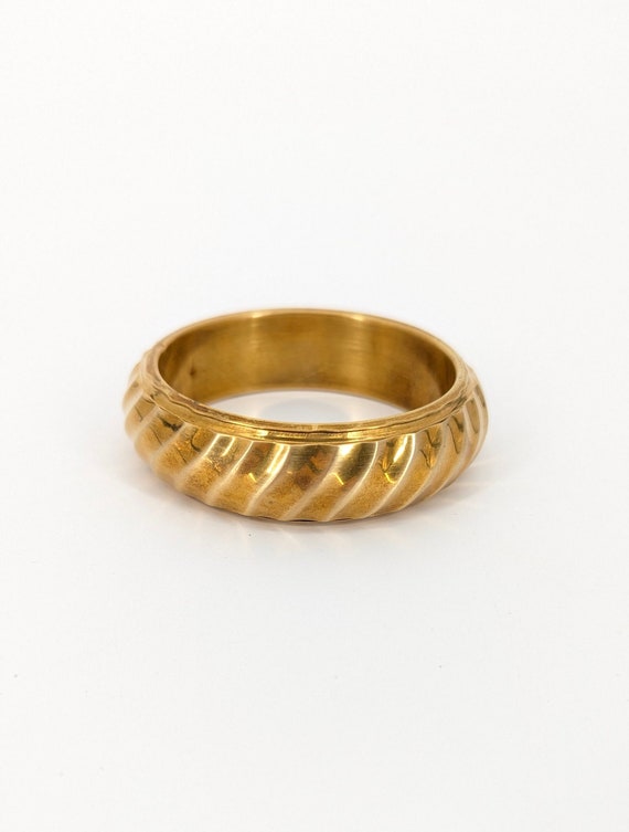 1970s Solid Brass Bangle