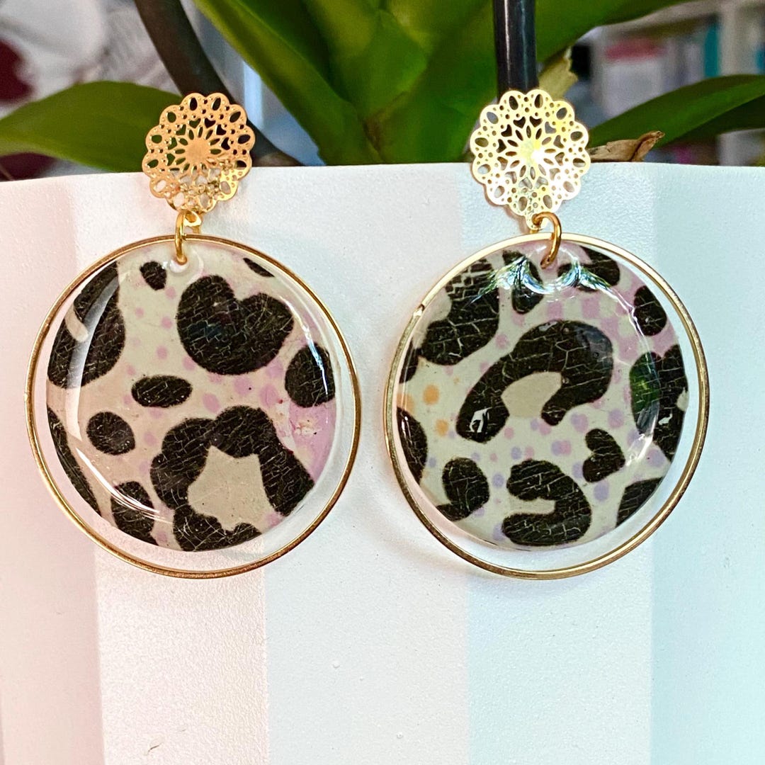Boucles D'oreilles Pendantes Léopard Plaqué Or 18K - Cabochon Vert, Clous, Neuves Avec étiquette