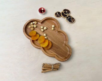 Wooden Cloud-Shaped Children&#39;s Plate - Eco-Friendly Toddler Dishware - Natural Wooden Kids Plate for Meals and Snacks