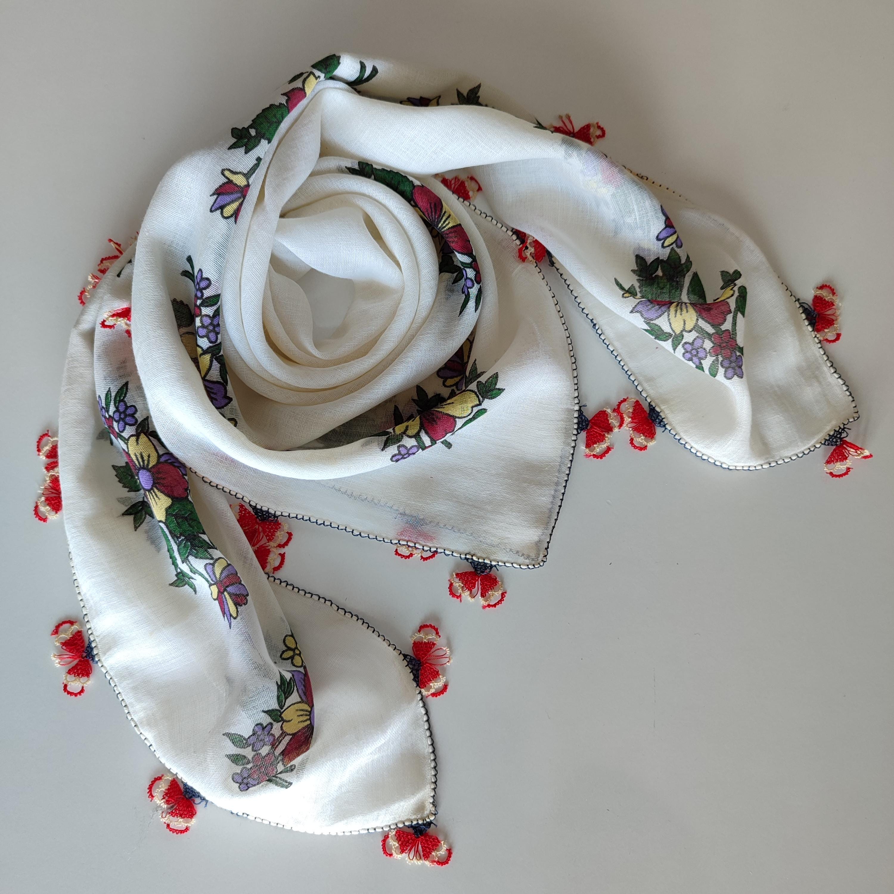 Vintage Floral Headscarf: 70s Turkish Needle Lace İğne Oyası