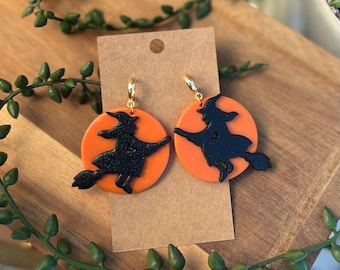 Handgemachte Halloween Ohrringe aus Ton im Hexen Mond Design