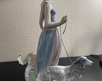 Lladro Elegant Promenade 16”figurine 5802 Woman With Dogs Glossy