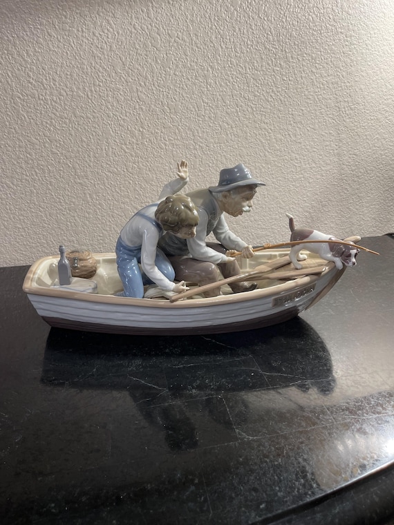Lladro Spain Fishing With Gramps 5215 Boy and Grandpa in a Boat