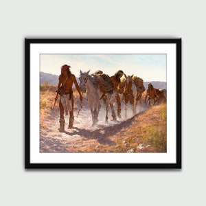 Könnte beinhalten: Ein Gemälde, das eine Gruppe von amerikanischen Ureinwohnern auf Pferden zeigt, die durch eine Wüstenlandschaft reiten. Die Pferde sind weiß und tragen Vorräte. Die Menschen sind in traditioneller Kleidung gekleidet und gehen neben den Pferden.