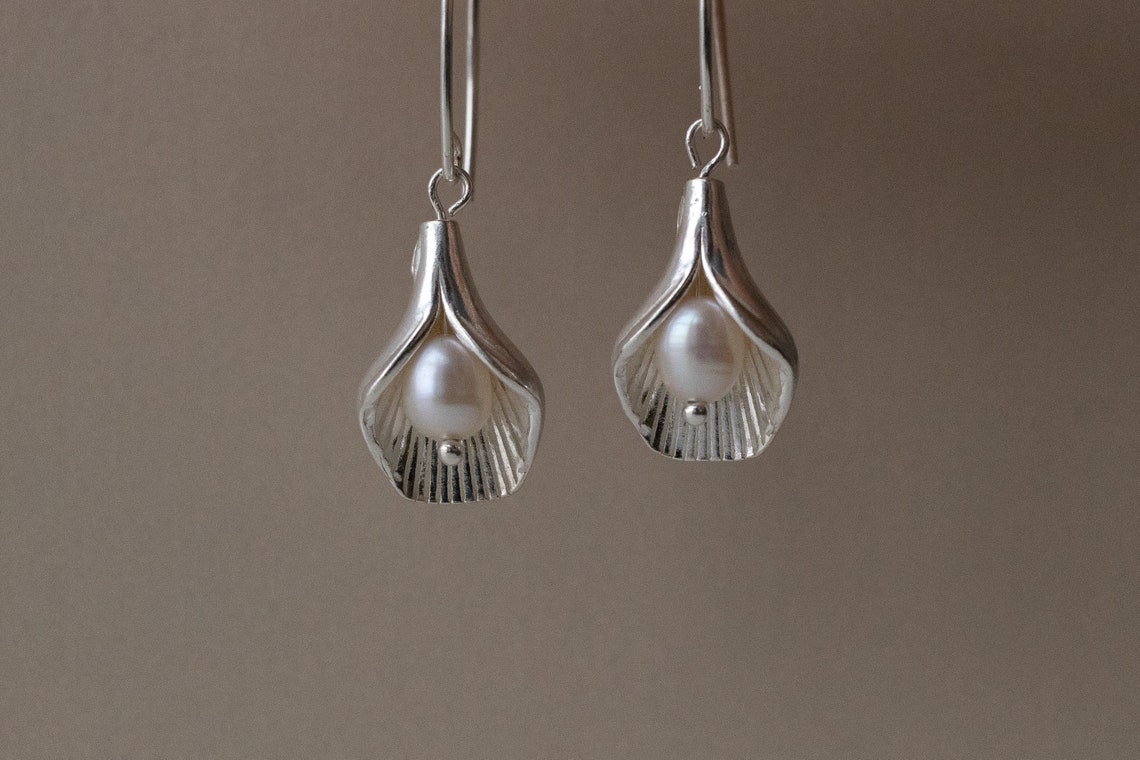 Golden Lily Maracas Earrings main image 0