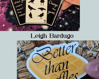 Naklejki Grishaverse, Szóstka Wron, Zmień grę, Cień i kość, Leigh Bardugo, Wybierz jeden