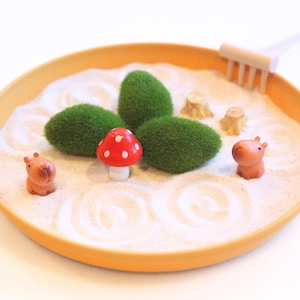 Mini jardín zen de capibara, decoración acogedora, mini animales, regalo de graduación, arenero, juguete antiestrés, regalo sensorial para amantes de los capibaras, regalo de promoción, nuevo trabajo