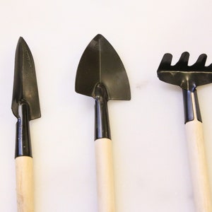 tabletop sand garden rake set zoomed in