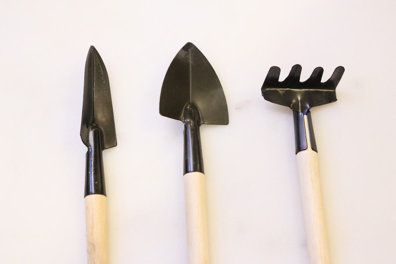 tabletop sand garden rake set zoomed in