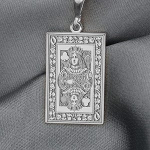 Colar Rainha de Paus, amuleto inspirado no tarô para poder criativo e carisma, joia de baralho para mulheres ousadas e visionárias, arte de baralho