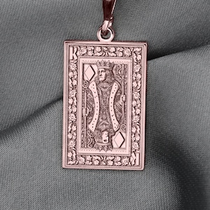Collana "Re di Diamanti" – Simbolo di potere, ricchezza e strategia, gioiello con carte da gioco per leader visionari e aspiranti al successo