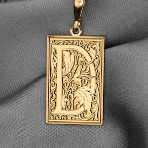 Collar con la letra D ornamental: colgante con inicial gótica, dije de geometría sagrada, símbolo de numerología 4, joyería vintage con monograma