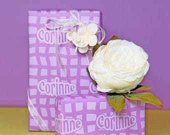 Personalisierte Geburtstag Geschenkverpackung | Pink Taffy Wavy Grid Geschenkpapier für Jugendliche