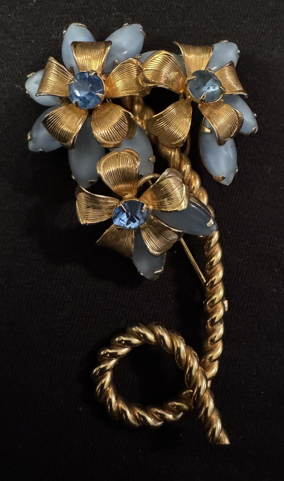 Vintage Weiss Brooch, light blue Moonstone flowers