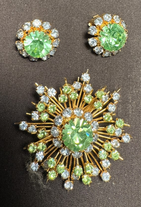Beautiful Vintage Starburst Brooch, and matching e