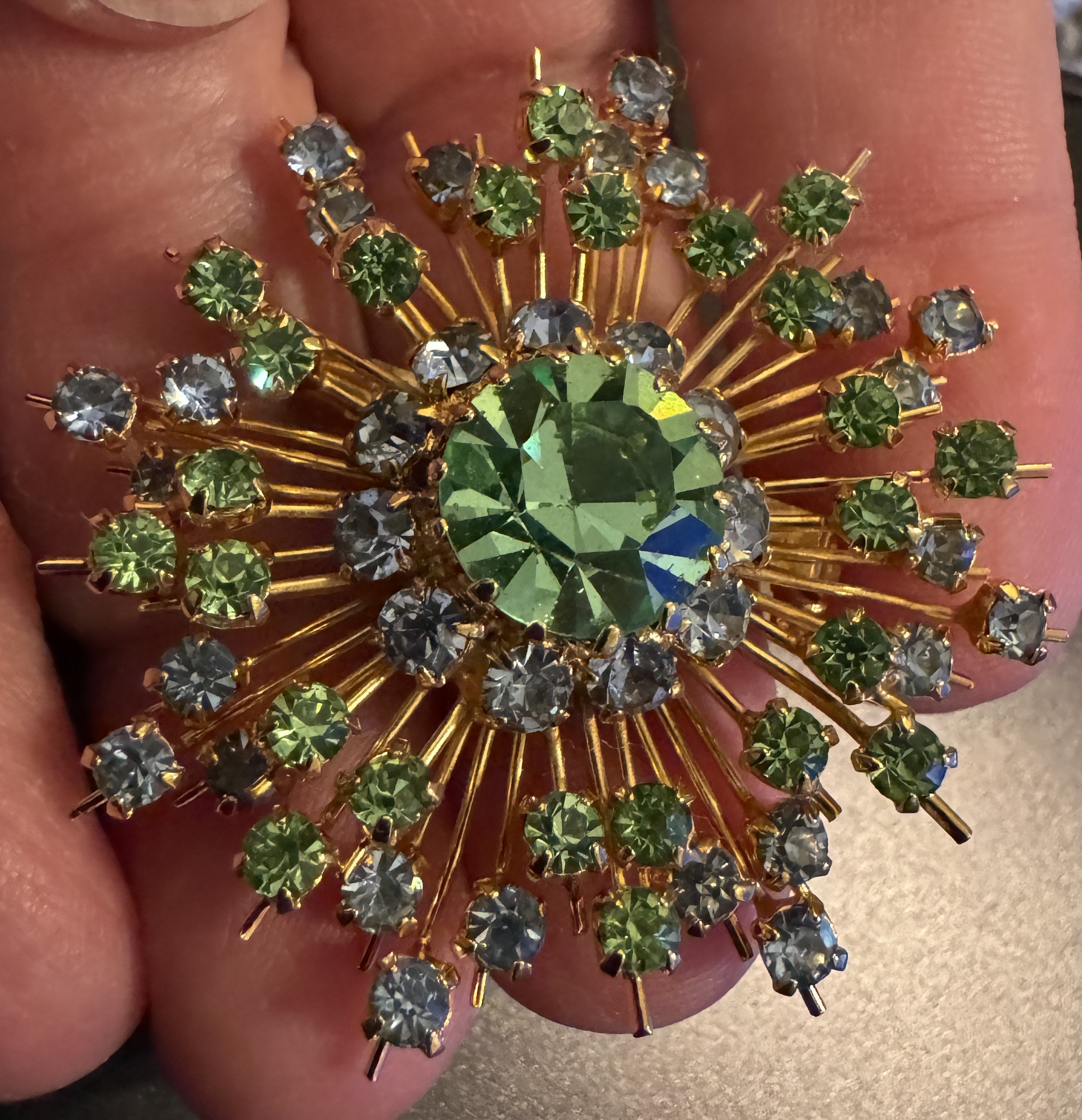 Broche/pendentif Vintage émeraude En Forme De Tournesol Avec Strass - Occasion, Inspiré Rétro