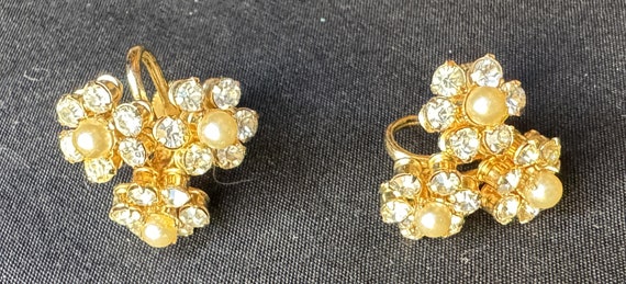 Vintage Coro rhinestone and faux pearl earrings, … - image 2