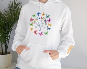 Sudadera con capucha unisex con la frase "Ora y cree en Jesús en mi manga", manga izquierda con estampado de Jesús, sudadera con capucha con fe, sudadera con capucha con mariposa cristiana y oración