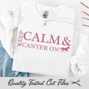 Gardez votre calme et galopez sur la citation de cheval Svg Conception de t-shirt équestre Png Équitation clipart cheval Png pour découpe Cricut ou sublimation