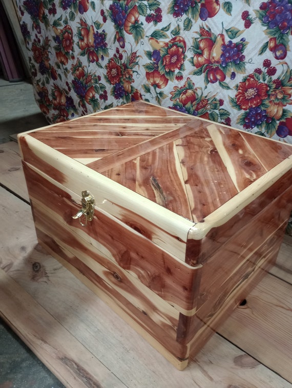 Cedar sale trunk chest