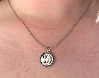 zilveren maanketting | hemelse ketting | grillig | sprookjesachtig | cottagecore | fee | grillig | handgemaakt | flirt | sieraden