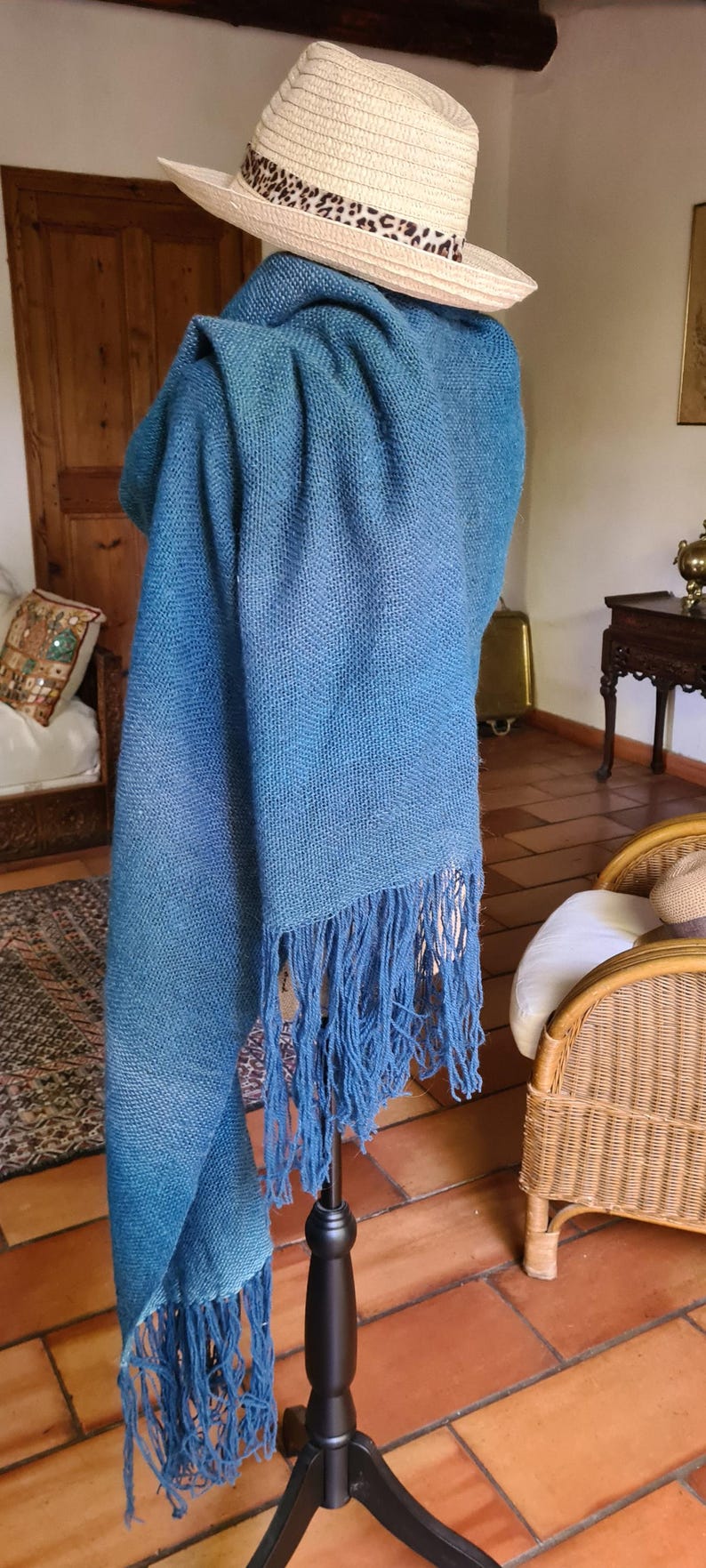 Chal tradicional, tejido "con un palo" sobre un peine, hecho a mano, lana muy suave, cálida y ligera, azul bereber, ¡magnífico! imagen 2