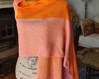 Magnífico chal de verano o entretiempo, 100% algodón puro en vibrantes colores naranja/rosa
