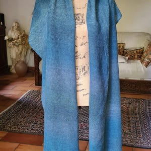Chal tradicional, tejido "con un palo" sobre un peine, hecho a mano, lana muy suave, cálida y ligera, azul bereber, ¡magnífico! imagen 4