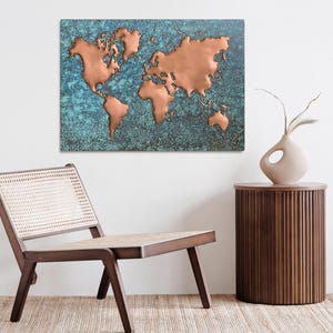Gehämmerte Kupfer Weltkarte - Patina Wandkunst, rustikale Metalldekoration, Geographie Geschenk, handgemachte Kartenkunst von ZeriArt