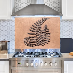 Backsplash de cobre martelado feito à mão: Arte de parede para cozinha Fern & Fossil