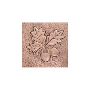Azulejo de parede Acorn em cobre martelado: decoração rústica inspirada na natureza