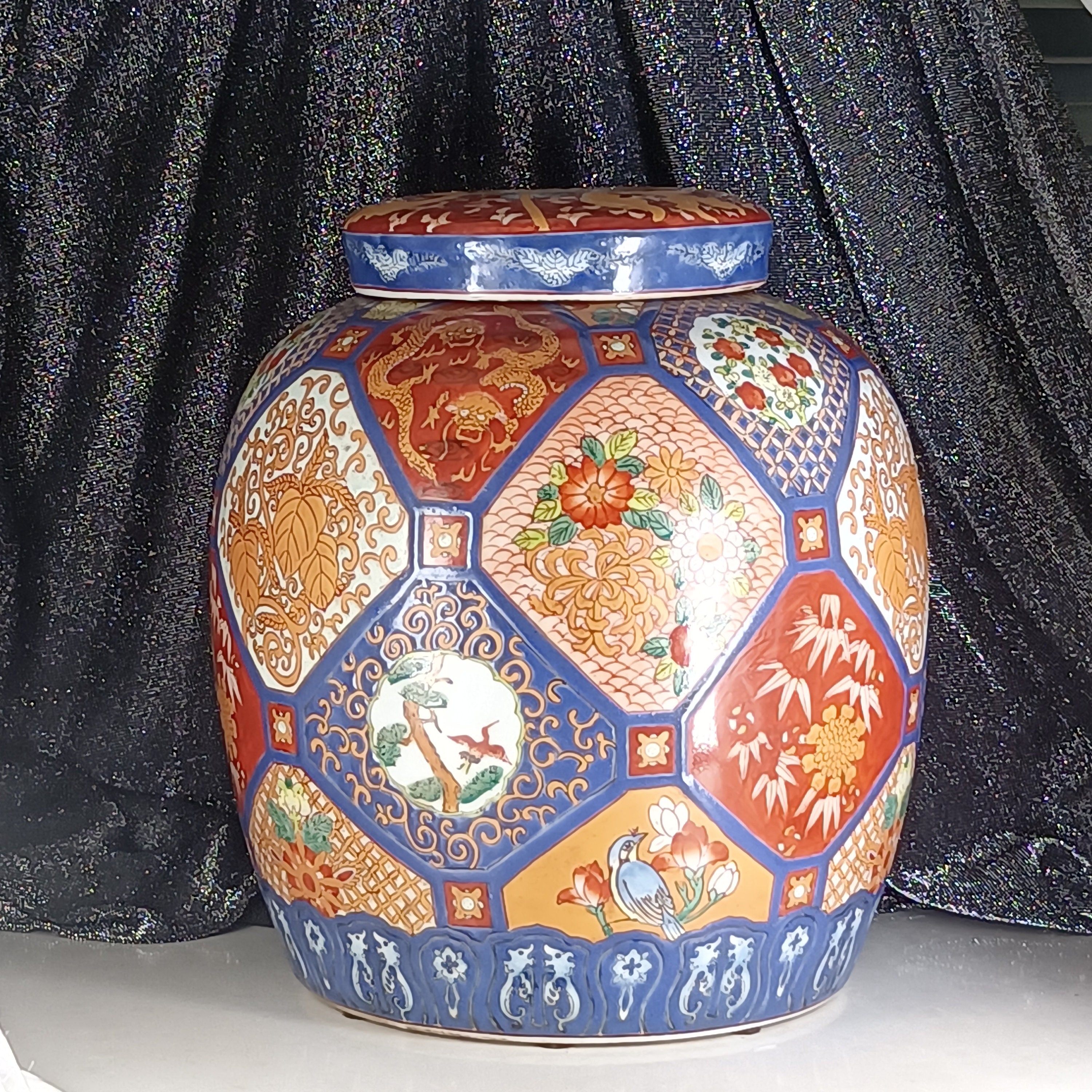 Antique Chinese Jar YOUXIANJU Imari Style