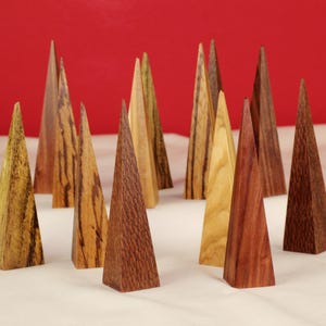 Natural Wood Ring Stand Geometric Design Pattern Triangle Shape Holder Wedding Ring Display Vanity Accessory Walnut Construction Modern Storage Solution Minimalist Style Organizer Beautiful Handmade Creation Clear Finish Essential