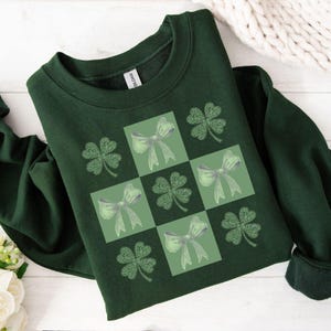 Coquette Saint-Patrick, grille png, trèfle coquette, chemise Lucky vibe, trèfle à noeuds coquette, trèfle à carreaux png, saint paddy png, chemise irlandaise pour enfants