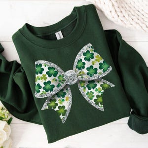 Coquette noeud trèfle de la Saint-Patrick, grosses paillettes argentées, coquette trèfle, coquette noeud trèfle, trèfle disco, saison de la chance, coquette tendance