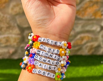 ディズニーキャラクターフラワーブレスレット