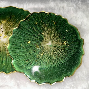 Emerald Green & Gold Coaster - Agate Geode - Epoxy Resin - Trinket Dish - Nail Art - Ring Holder - Valentines - Wedding Gift - Homewarming