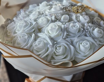 Bouquet of flowers/ Bouquet of roses with pearls and butterfly / Bouquet of flowers / Bouquet of roses / Anniversary / Mother's Day / Valentine's Day