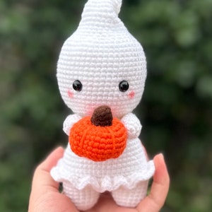 Crochet Ghost Plush – Handmade Halloween Toy, Spooky Cute Decor, Soft Stuffed Ghost Amigurumi, Fall Gift for Kids