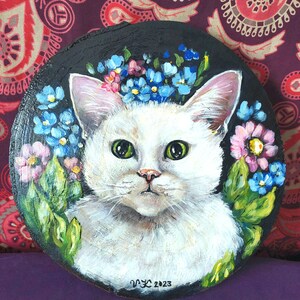 Portrait de chat peint à la main sur disque en bois 30 cm, œuvre d’art unique avec motif floral, portraits d’animaux pour la maison, peinture murale de chat