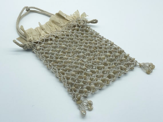 1920s Evening Purse - Shell and beading with draw… - image 1