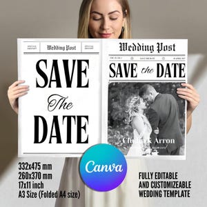 以下が含まれることがあります： 新聞のようにデザインされた結婚式の告知を持つ人。見出しは太字の黒文字で「SAVE the DATE」と書かれています。右側にはカップルの白黒写真があります。告知のサイズは43x28cmです。