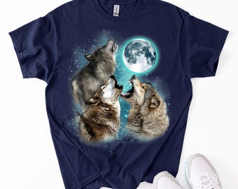 月に向かって吠える三匹のオオカミ Tシャツ：ヴィンテージ動物