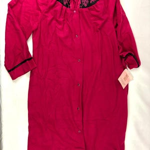 VTG Carriage Court Fleece Long Sleeve Ladies Nightgown Medium NWT Sleepwear Dark Pink